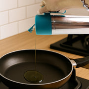 Stainless Steel Fresh Oil Pourer Bottle With Flip Lid And Handle Approx 1000ml (1 Pc) thumbnail 3