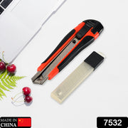 7532 Heavy Duty 18 Mm Cutter Knife Set With Rubbered Handle With Extra Blades Best Use  For Office And Home Use thumbnail 5
