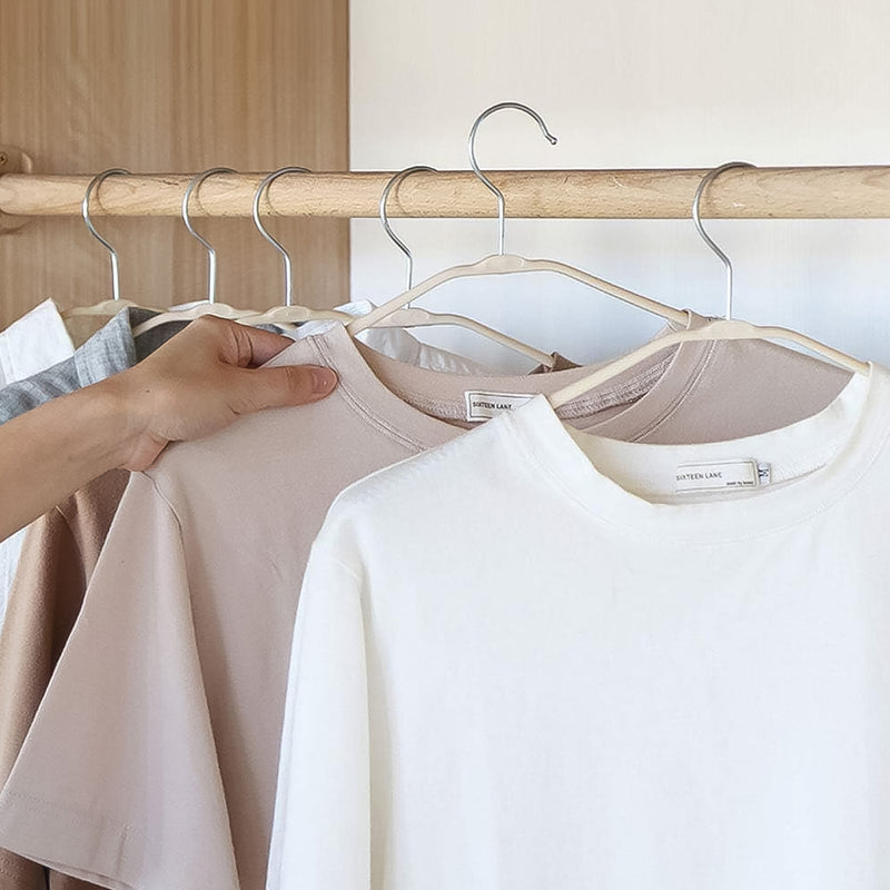 Pp Cloth Hanger Set Of 1 With Zinc Plated Steel Hook (1 Pc)